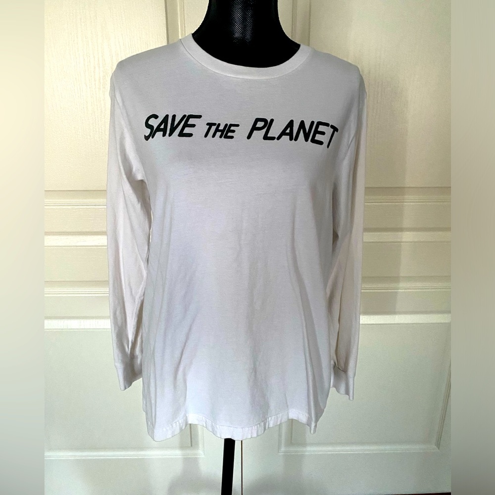 Jersey white I’m size small. Save The Planet on the front is the top